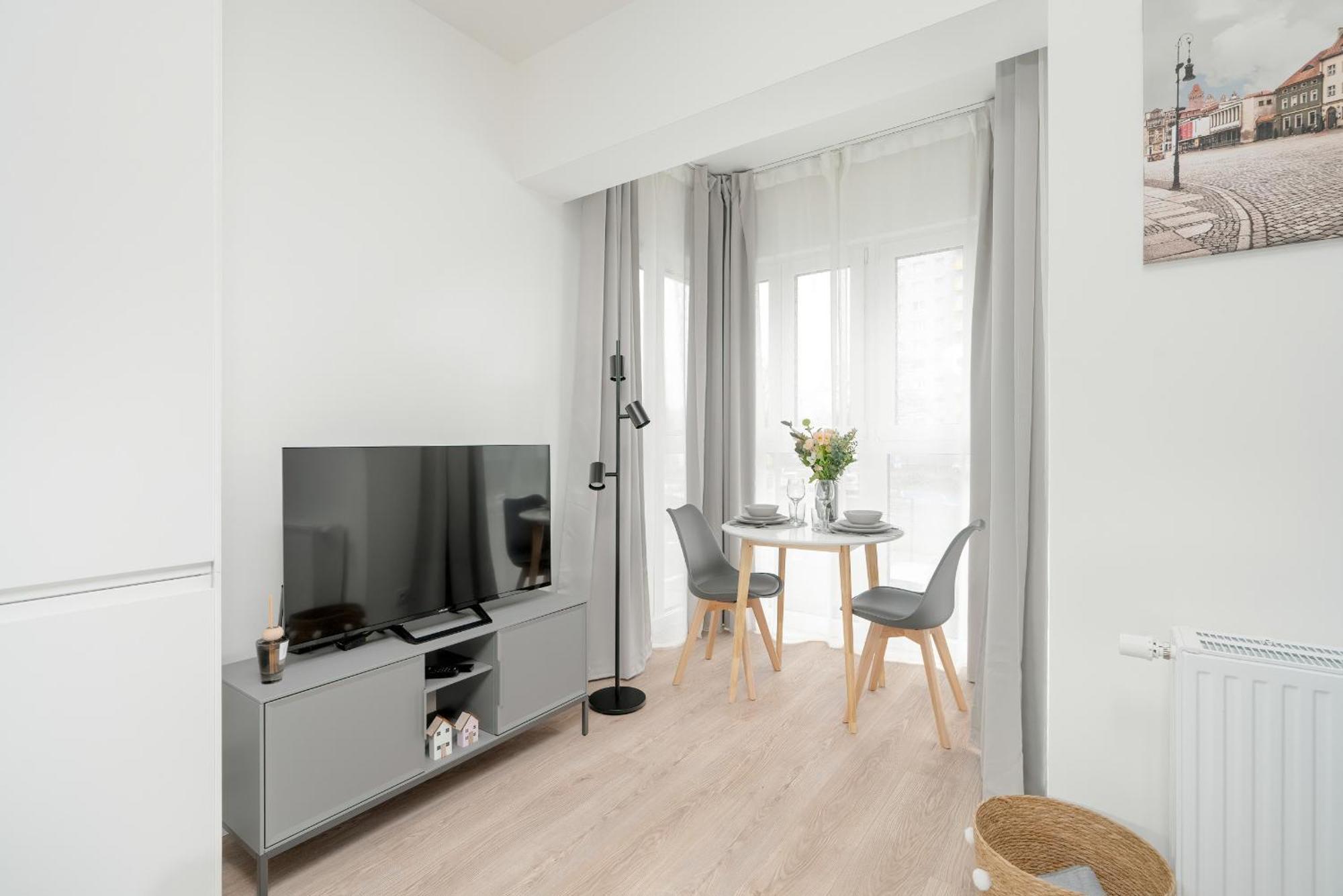 Minimalist Studios Wojciechowskiego With Parking In Poznan By Noclegi Renters Экстерьер фото